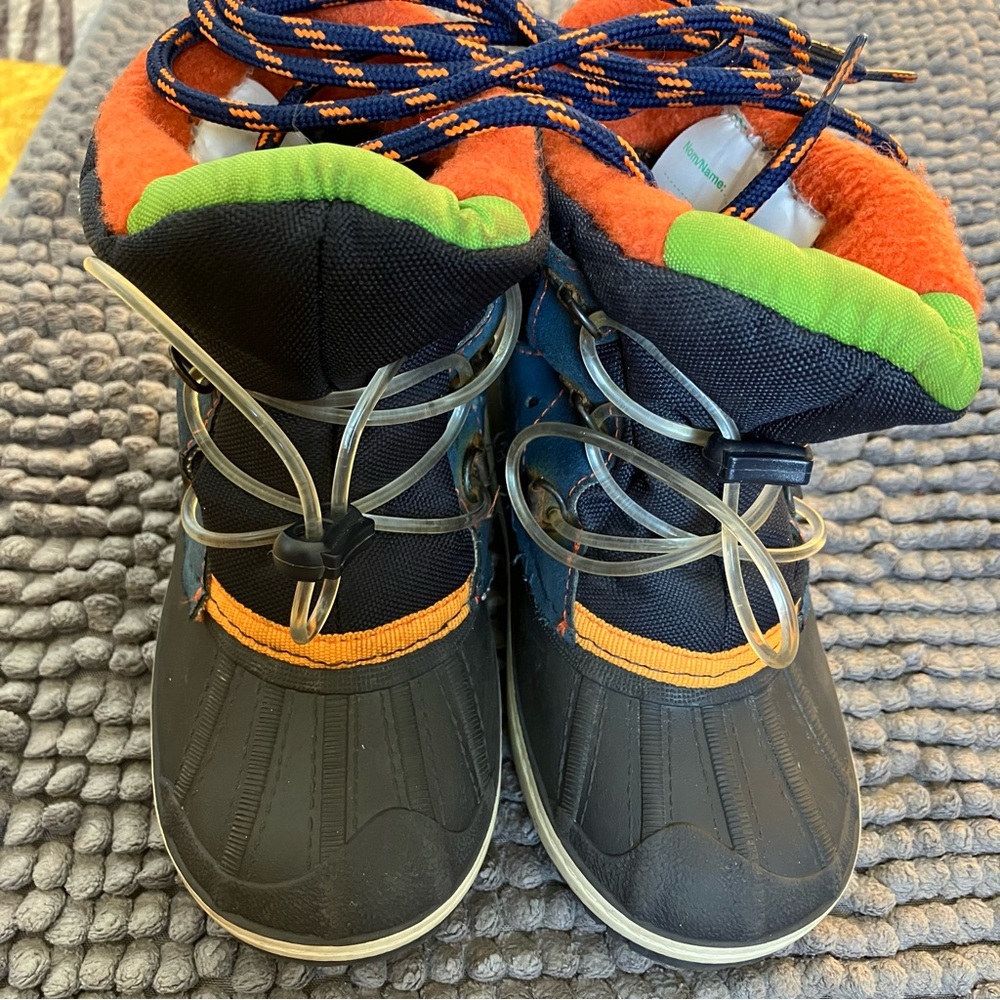 Pajar water proof Boy snow boots. US 9T
